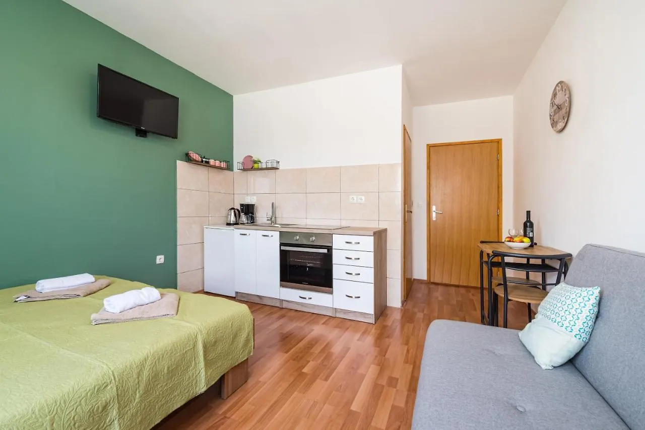 Appartement Studio And Rooms Zadar City Wall Kroatië